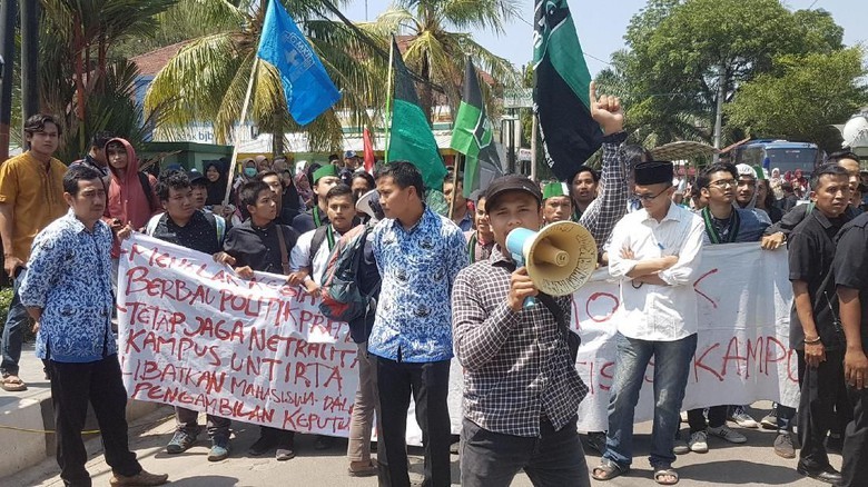 Dianggap Politik Praktis, Kedatangan Maruf Amin ke Untirta Disambut Demo