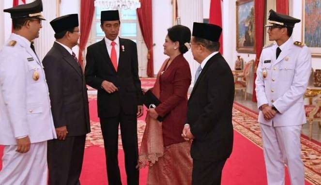 Mesranya Jokowi, JK, dan Prabowo di Pelantikan Anies-Sandi