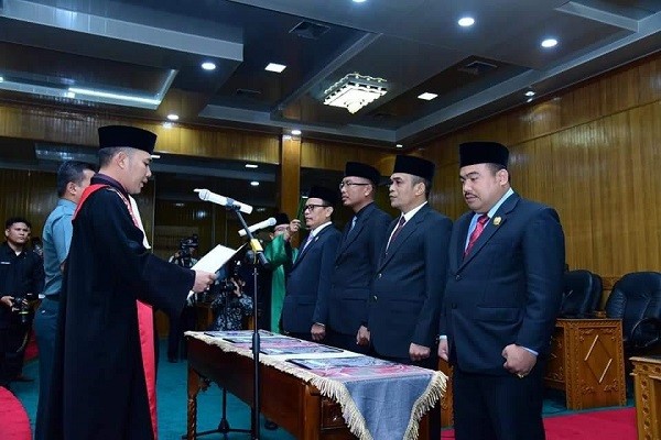 Empat Pimpinan Definitif DPRD Bengkalis Dilantik