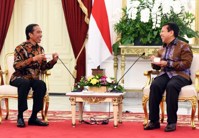 Masuk RS Saat Diburu KPK, Jokowi Minta Setnov Ikuti Proses Hukum