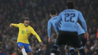 Gol Neymar Bawa Brasil Atasi Uruguay