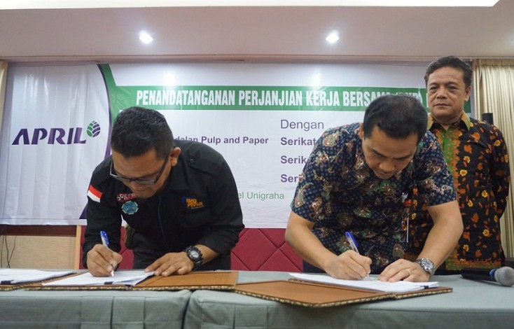 Disaksikan Disnaker Riau, Serikat Pekerja Teken PKB dengan Manajemen PT RAPP