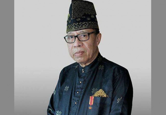 Rabu, Syarwan Hamid Kembalikan Gelar Adat ke LAMR