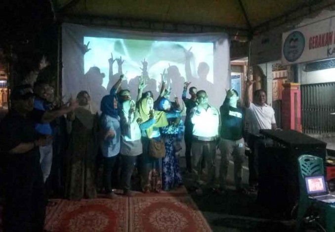 Emak-Emak Militan Pendukung Prabowo-Sandi di Rohil Nobar Debat Capres