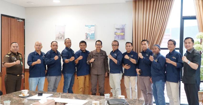 Gelar Audiensi, Kajati Riau Siap Dukung Program AMSI