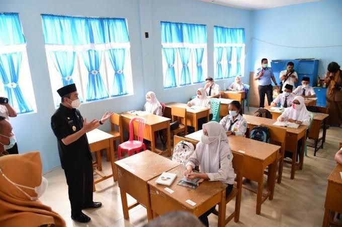Jika Khawatir, Disdik Riau Persilahkan Sekolah Terapkan Belajar Daring