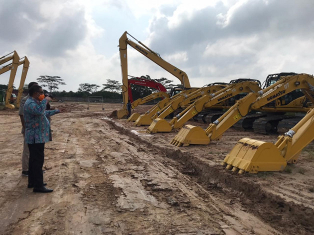 Cegah Karhutla, Pemprov Riau Sediakan 12 Unit Ekskavator Canggih untuk Bantu Warga Buka Lahan Pertanian