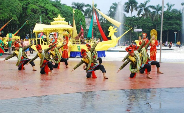Riau Raih Penghargaan Penata Musik Terbaik di Pawai Budaya Nusantara TMMI