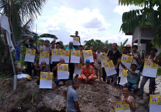 Relawan Paslon Nomor 4 Gelar Gotong Royong Cegah Banjir, Lanjutkan!