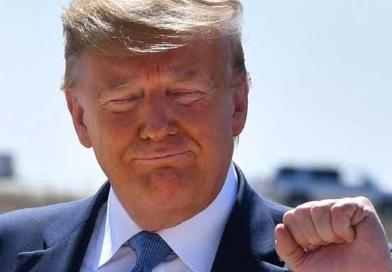 Survei: Warga AS Anggap Trump Lelet Tangani Corona