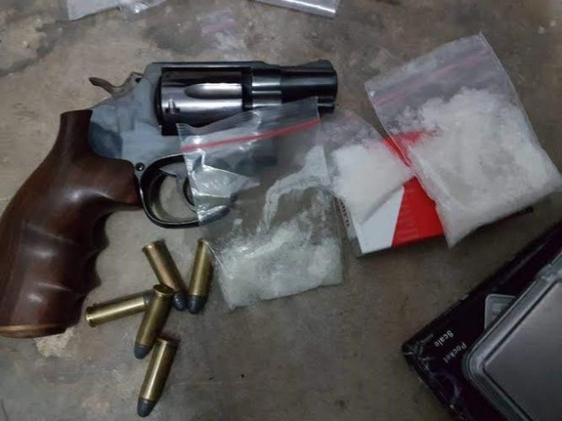 Polisi Sita Pistol Revolver dan Sabu dari Tangan Bandar