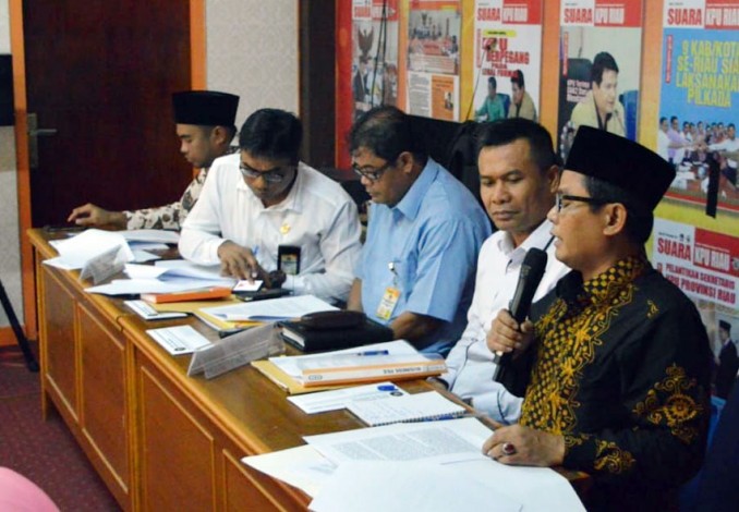 Buntut Pengaduan KK Kandidat, Ketua Bawaslu dan KPU Riau disidang DKPP