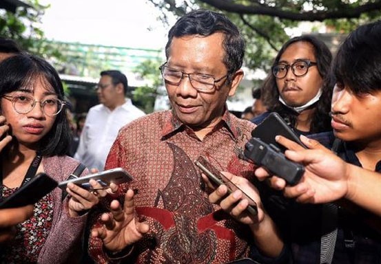 Mahfud MD Tegaskan Tak Gabung Tim Asistensi Hukum Wiranto