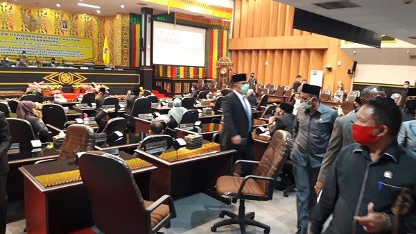 5 Fraksi Layangkan Mosi Tidak Percaya kepada Ketua DPRD Pekanbaru
