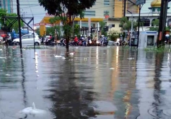 Ini Titik Pengamanan Jalan Rawan Banjir di Pekanbaru yang Jadi Fokus Satlantas