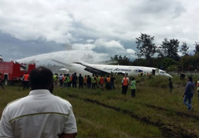 Pesawat Tri MG Memantul Saat Mendarat di Bandara Wamena