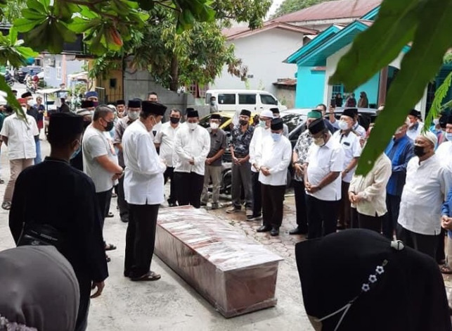 Tokoh Masyarakat Riau Ahmad Bebas Wafat karena Covid-19, Gubri Minta Dimakamkan di Pemakaman Umum