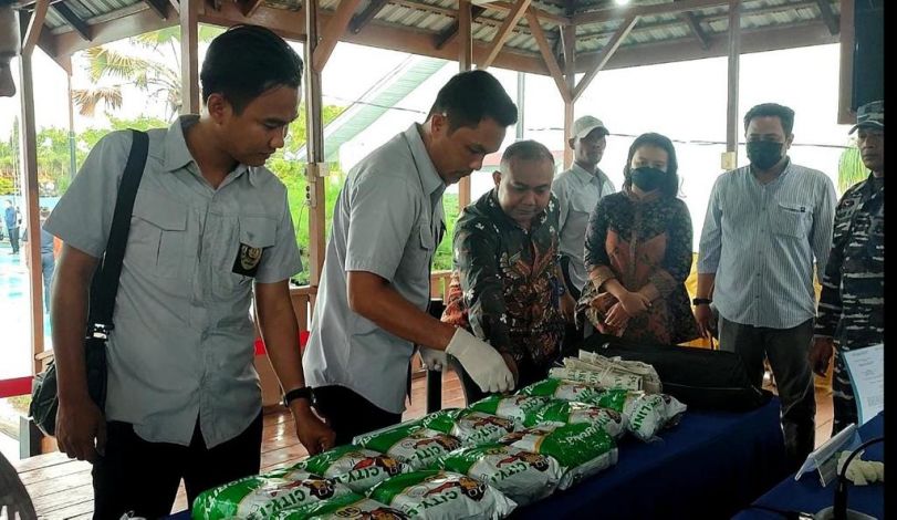 Tim F1QR Lanal Dumai Amankan 14 Kg Sabu Disimpan di Kapal Pompong