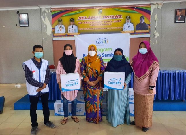Rumah Yatim Bagikan Berbagai Program Bantuan kepada Warga Kecamatan Sukajadi Pekanbaru