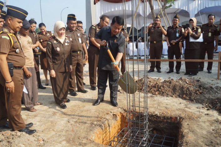 Kajati Riau Berharap Pembangunan Masjid Al Mizan Selesai Februari 2020