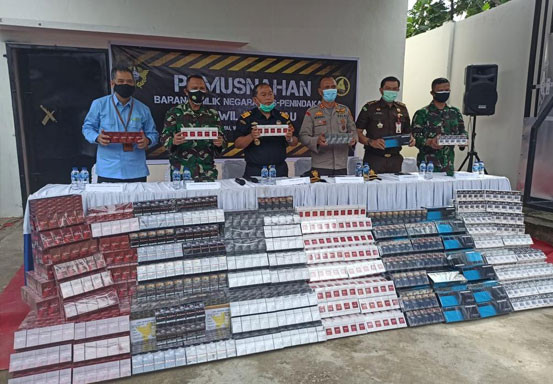 Bea Cukai Riau Musnahkan 18,3 Juta Batang Rokok Ilegal Senilai Rp13,39 Miliar