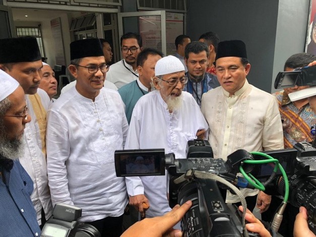 Akademisi Riau Pertanyakan Pembebasan Ustaz Abu Bakar Baasyir dari Presiden