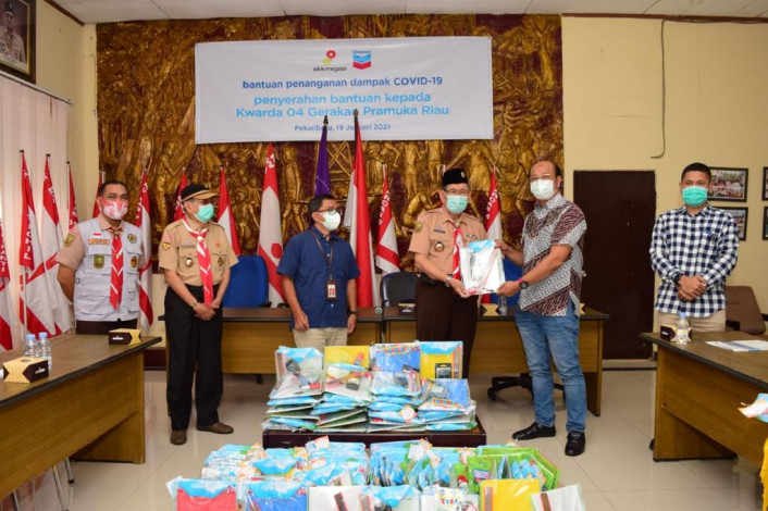SKK Migas-PT CPI Serahkan Bantuan Perlengkapan Belajar ke Kwarda Riau