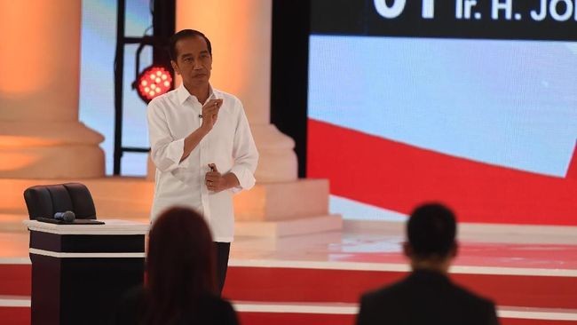 Istana Ungkap Fungsi Pulpen yang Digenggam Jokowi saat Debat