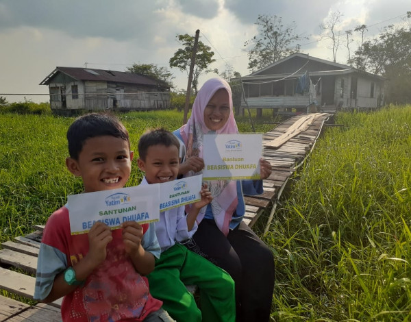 Rumah Yatim Beri Bantuan Pendidikan kepada Keluarga Mutiara, Korban Lakalantas di Pekanbaru