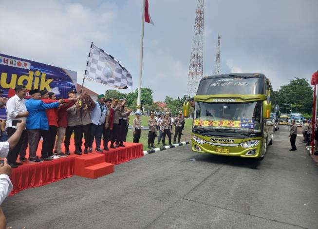 Gunakan Empat Bus, 121 Warga Ikut Mudik Gratis Polda Riau