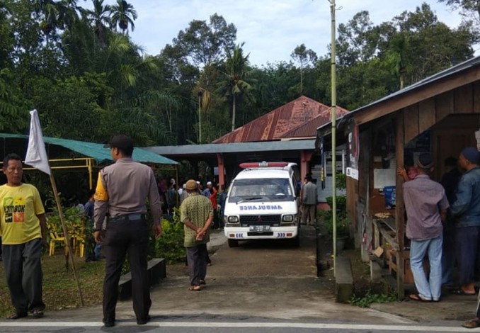 Jenazah Penyerang Polda Riau Dijemput Keluarga Subuh Tadi