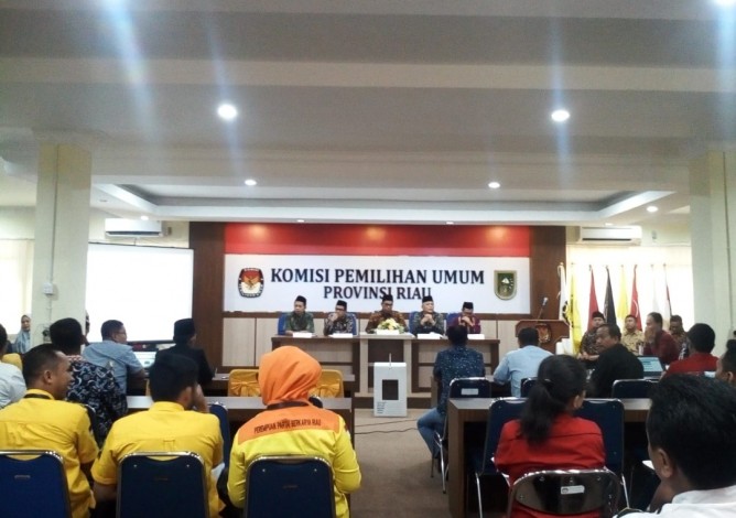 Pleno di Bengkalis Selesai Dini Hari Tadi, Hari Ini Lanjut Rekapitulasi di KPU Riau