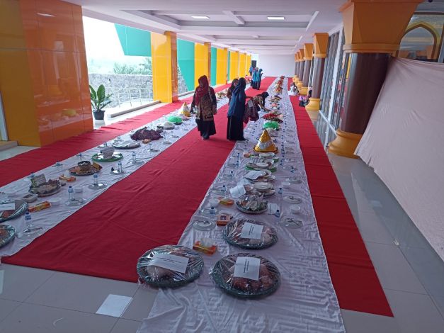 Tradisi Makan Bajambau Kabupaten Kampar Hadir di Pesta Rakyat AMJ Firdaus-Ayat