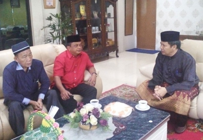 Nyaleg DPR RI Dapil Riau 2, Suryadi Khusaini Kunjungi LAM dan Tokoh IKBR