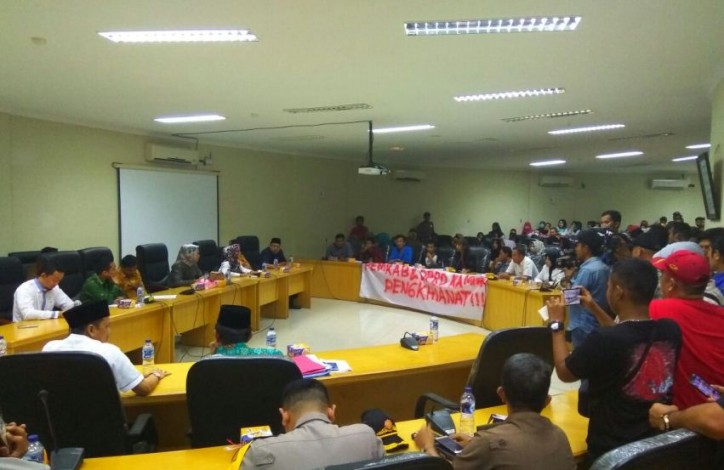 Hearing Masalah Tenaga RTK, Sikap Anggota DPRD Kampar Terbelah