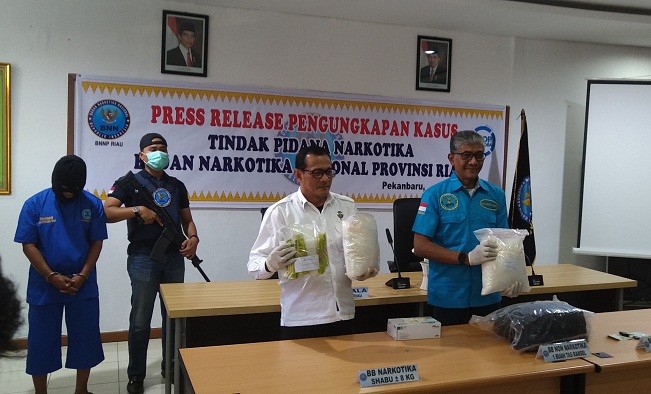 BNN Riau Tangkap Kurir 8 Kg Sabu-sabu, Sekilo Diupah Rp10 Juta