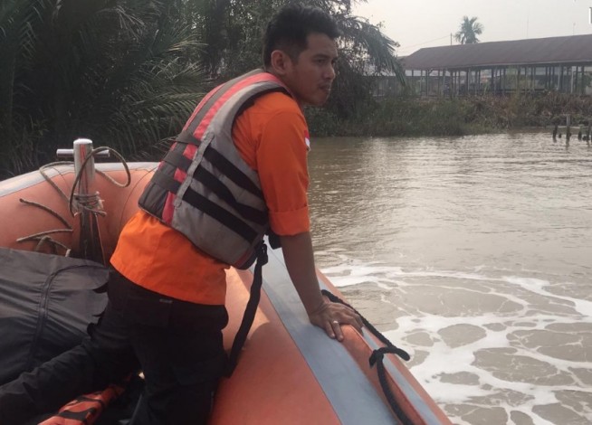 Jatuh ke Sungai, Mahasiswa Unisi Tembilahan Belum Ditemukan