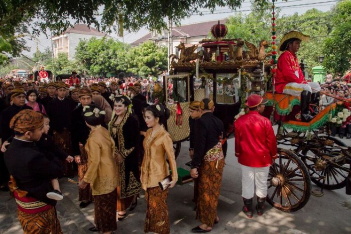 Ngunduh Mantu di Medan, Jokowi Datangkan 7 Kereta Kencana dari Solo