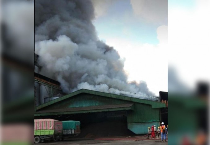 Kebakaran Hebat Terjadi di Gudang SDS Dumai