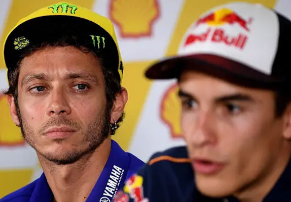 Cedera Tak Kunjung Sembuh, Valentino Rossi: Kasihan Marc Marquez