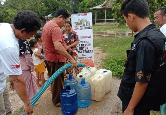 Global Zakat ACT Distribusikan Air Bersih ke Desa Kuranji Pelalawan