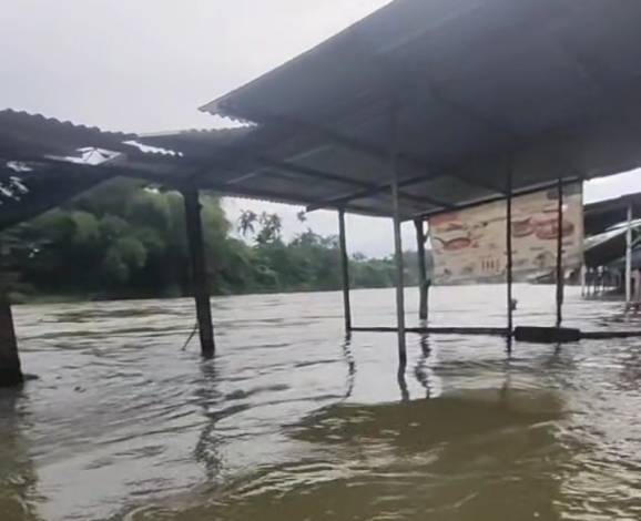 Sungai Gelombang Meluap, Pondok Pedagang Tenggelam