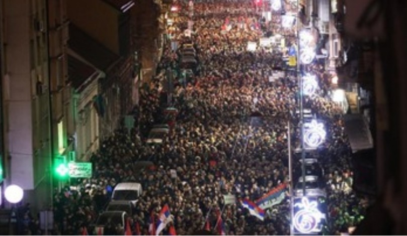 Lebih dari 10 Ribu Demonstran Tuntut Kebebasan Pers di Serbia