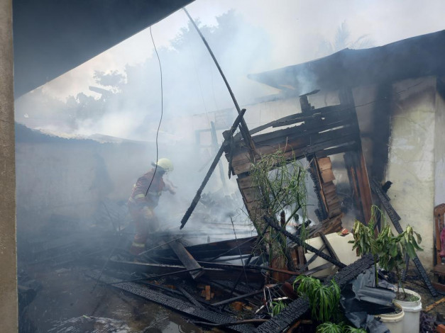 Ini Penyebab 3 Rumah Petak di Jalan Durian Terbakar