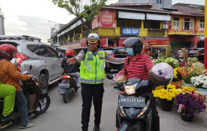 Pasar Sago Pekanbaru Ramai Jelang Imlek, Polisi Minta Pengendara Cari Jalan Alternatif
