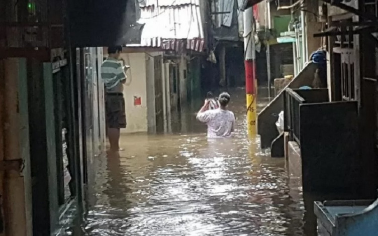 Banjir Meninggi, Anies: Air Kiriman dari Bogor dan Depok Dalam Perjalanan ke Jakarta