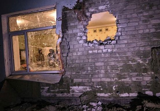 Lusinan Mortir Meledak Saat Mendagri Ukraina ke Garis Depan