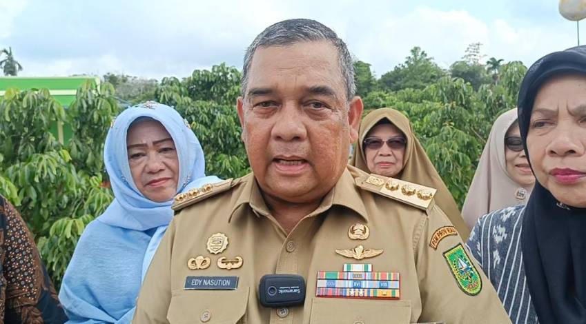 Hari Terakhir Menjabat Gubernur, Edy Natar Sibuk di Kebun Durian-Kelengkeng