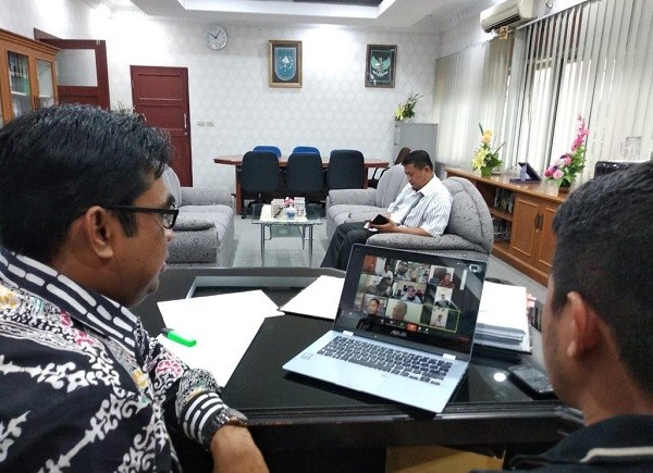 Ujicoba Aplikasi Zoom Cloud, Proda KPU Riau Inisiasi Rapat Jarak Jauh