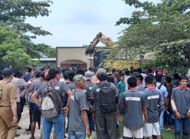 Eksekusi Lahan di Pekanbaru Ricuh, Polisi Amankan Beberapa Warga